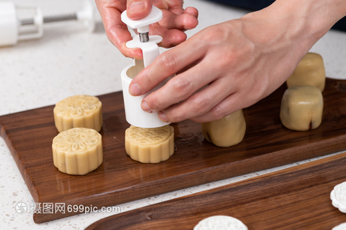 月餅制作全攻略 從選材到出爐的傳統技藝